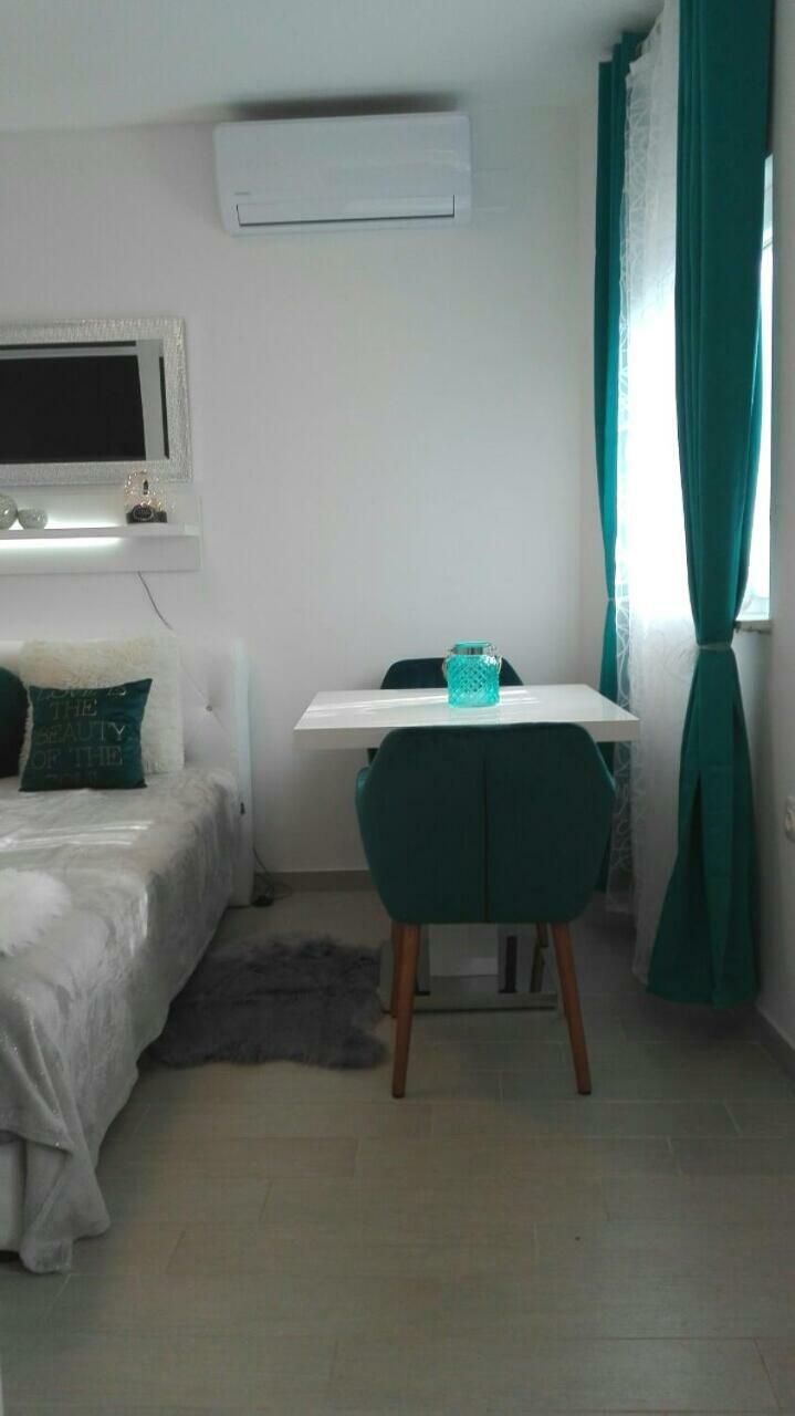 Studio Apartman Vortex Fazana Exterior photo